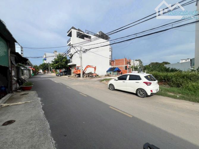 Bán lô góc mặt hẻm 301 đường Vườn Lài An Phú Đông 79m2 2 mặt tiền hẻm tiện xây ở và KD - 2