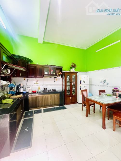 Bán BIỆT THỰ Mặt tiền đường số 10 LINH XUÂN THỦ ĐỨC DT: 185m2 Giá 10.5 Tỷ - 2