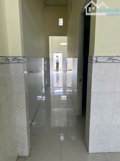 Ngộp.! Bán gấp căn nhà ngay gần chùa Hoằng Pháp dt 100m2 SHR. Giá 805 Triệu - 2