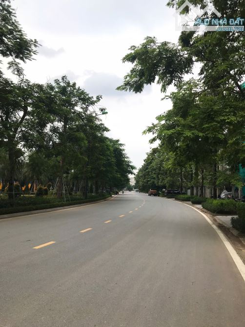Bán biệt thự KĐT Ciputra khu K7 DT 230m, MT 11m giá 115 tỷ - 2
