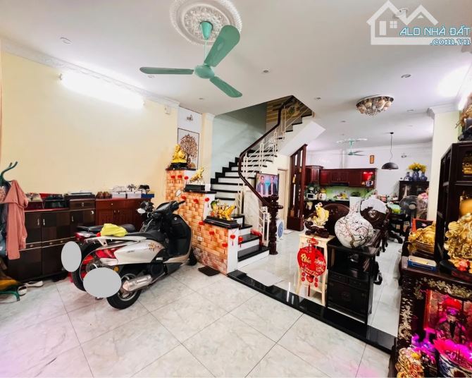 Bán Nhà Cách Mạng Tháng Tám, Quận 10: 4 Tầng, Ngang 5.1M, Nở Hậu Tài Lộc, Chỉ 10 Tỷ! - 2