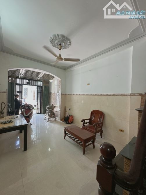 3 TẦNG -ĐẤT THÁNH- P6, Q TÂN BÌNH- GIÁP Q10 - CÔNG VIÊN LÊ THỊ RIÊNG -DT: 38M2- 5 TỶ 9 - 2