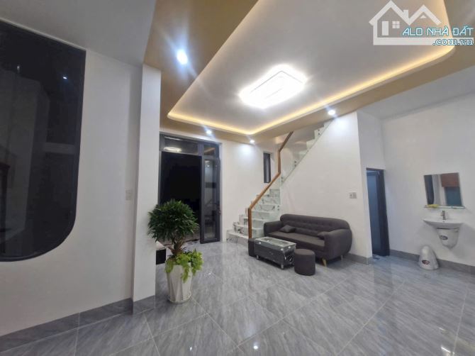 MUA 1 ĐƯỢC 2 - Bán nhà TRỆT LẦU MỚI ĐẸP LỘ Ô TÔ CPXD - 2