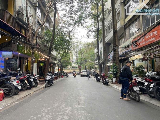 CC bán tòa nhà phân lô phố Nguyên Hồng,dt105mx8tầng,mặt tiền 6m, ôtô tránh,giá 41.8 tỷ - 2