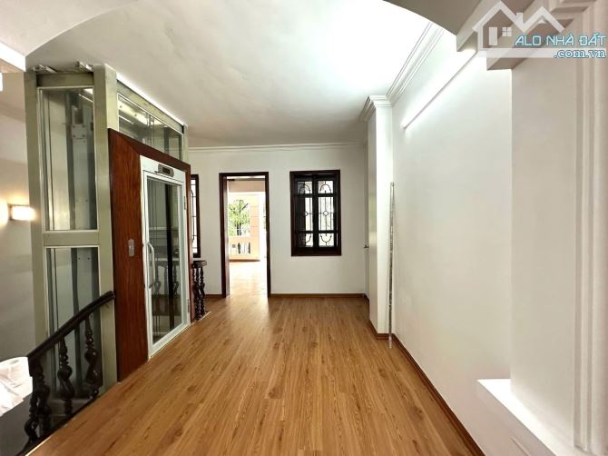 Mặt phố TT Cầu Giấy🌹Vỉa hè kinh doanh đỉnh, 68m2 - 5T thang máy - MT5m - 2