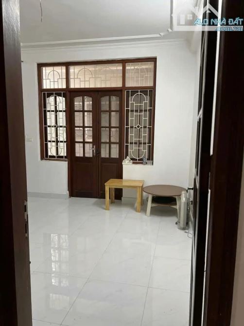 Bán Nhanh siêu phẩm Nguyễn Ngọc Vũ, kinh doanh, 61m, 5 tầng, 4,8m MT, Gía 22,1 tỷ - 2