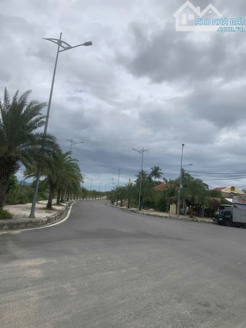 BÁN ĐẤT TẶNG NHÀ CẤP 4, 257M2, MT ĐƯỜNG ĐỒNG NÀ, HỘI AN, GIÁ CHỈ 3,x TỶ - 2