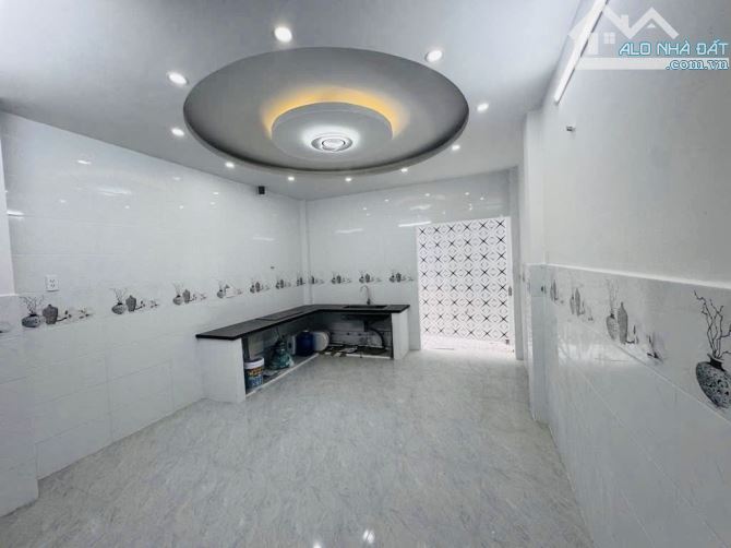 NHÀ ĐẸP MỚI XÂY DỰNG XONG NGAY TRẦN THỦ ĐỘ TÂN PHÚ - HẺM XE TẢI - DT 4x15m - 3 TẦNG - 4PN - 2