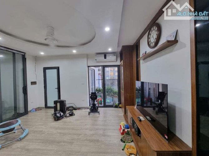 Nhà 6 tầng Nguyễn Văn Cừ- Bồ Đề- Long Biên. DT 65m2 x MT 4.8m x Giá 11.2 tỷ. Ô tô vào nhà - 2