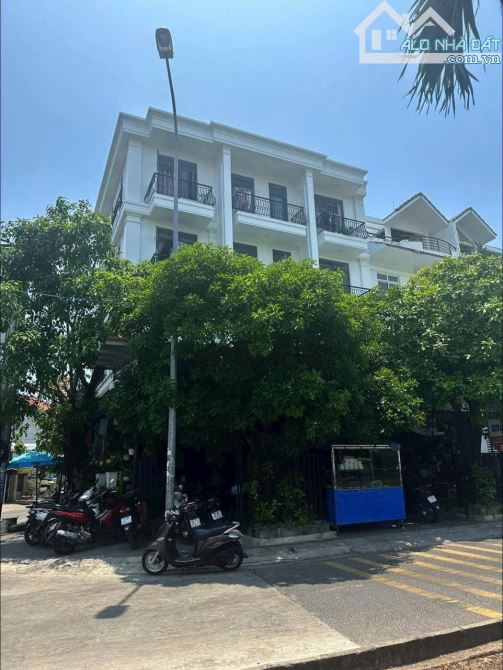 Tòa căn hộ 18 phòng 4 tầng 2 MT KĐT Vĩnh Điềm Trung. DT 256,8m2. Chỉ 25 tỷ - 2