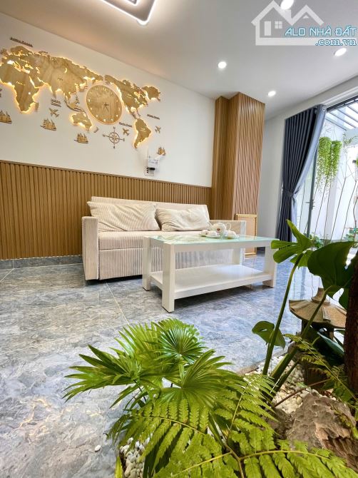 Nhà đẹp 5Tầng mới Gara Ô Tô, Tặng Nội Thất Cao Cấp gần khu Tên Lửa chỉ 7,4 Tỷ TL - 2