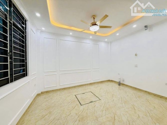 NHÀ MỚI - OTO 4 CHỖ VÀO NHÀ - 7 TẦNG THANG MÁY - NGÕ THÔNG - HÀNG XÓM KĐT ĐẠI KIM - 2