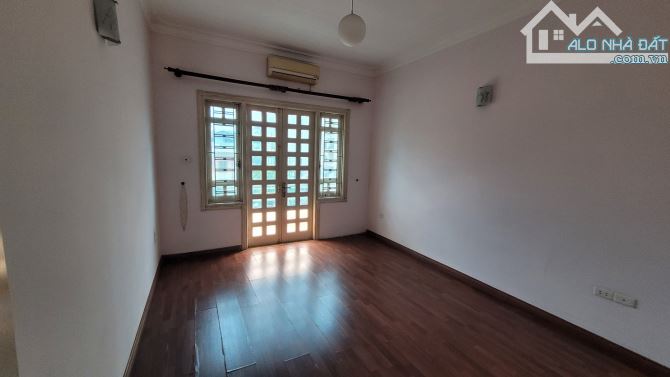 Mặt ngõ ôtô tránh- 60m ra Lạc Long Quân- 90m²- Mt 9m- Gần Hồ Tây- Ở Sướng- Xây Toà Vp đẹp - 2
