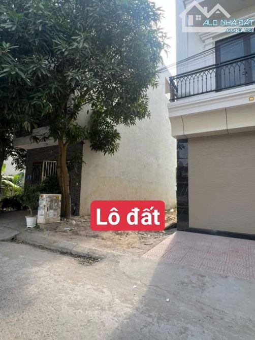 Bán lô đất nhìn check bãi đỗ xe thuộc giãn dân Khu 10 Đại Phúc, tp BN. ♦️DT 65m2 - 2