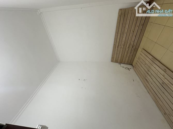Nhà giá rẻ ngõ đường 19/5 dân xây còn ở tốt - 2