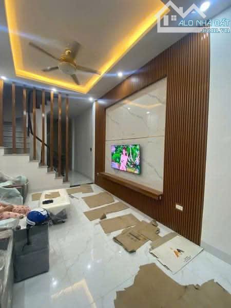 BÁN NHÀ DÂN XÂY - GẦN Ô TÔ - GẦN CHỢ TƯƠNG CHÚC - ĐÔNG MỸ - CHỈ 5.5 TỶ - 2