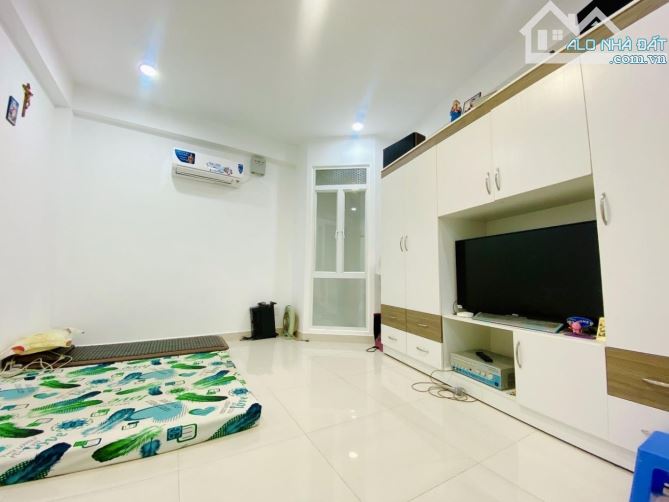 NHỈNH 6TỶ HXT 8M THÔNG TỨ TUNG 3 CĂN RA MẶT TIỀN LÊ VĂN SỸ 43M2 - 2