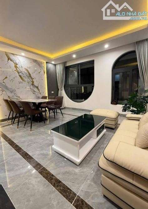 Xuân Thủy - Cầu Giấy - Căn góc đẹp - 48mx5 tầng - Ô tô đỗ cửa - 2