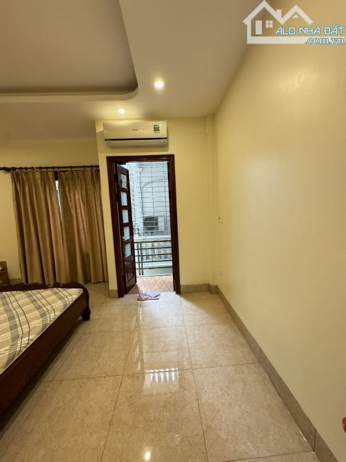 Chính chủ bán nhà 5 tầng đẹp Thổ Quan, Khâm Thiên 28 /33 m² ngõ rộng, gần ô tô - 1
