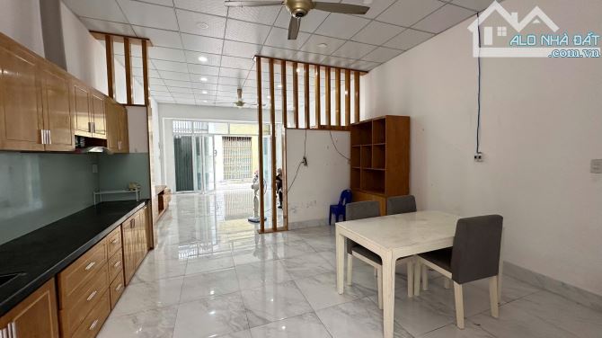 NHÀ CẤP 4 ĐƯỜNG NGUYỄN KHÁNH TOÀN GẦN BIỂN BÃI TẮM - 2