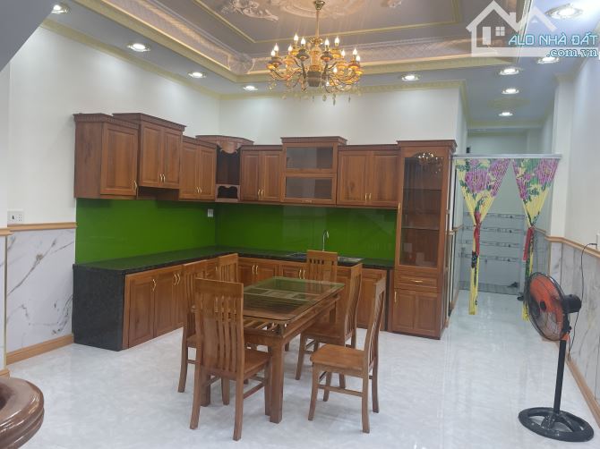 BÁN NHÀ SIÊU VIP 3 TẦNG GIÁ RẺ TẠI PHƯỜNG LÁI THIÊU TP HCM - 2