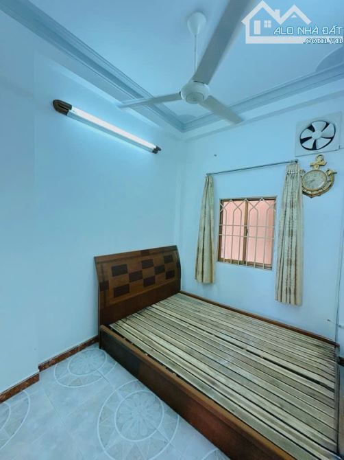 KHU VIP DÂN TRÍ - NHÀ 3 TẦNG SÂN THƯỢNG - ĐẤT THÁNH - GIÁ CHỈ 5.X TỶ. - 2