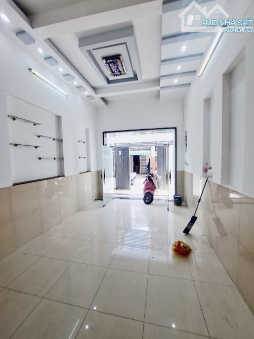 5 TẦNG- HOÀ BÌNH- NGAY ĐẦM SEN- 2 MẶT TIỀN HẺM -P.5- Q.11- DT: 4*13.5M- 9 TỶ 7 - 2