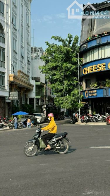 Bán Nhà 2 Mặt Tiền Đường Hoa Hồng Quận Phú Nhuận.KC:5 Tầng.Giá 19,5 tỷ - 2