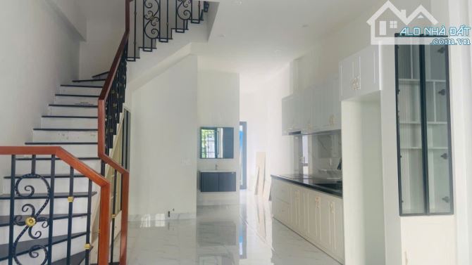 🏡 Nhà 2 tầng tại khu vực sau lưng đường Đồng Khởi – TP. Huế, tân cổ điển sân đỗ oto - 2