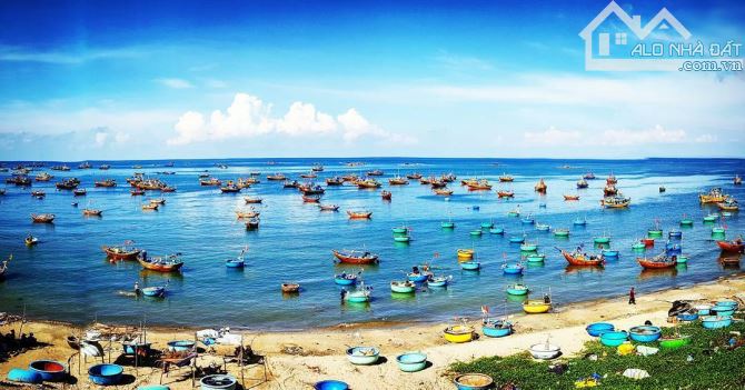 Bán căn nhà ở đường Tô HIệu khu du lịch Mũi Né - gần biển, ngõ ô tô, full đất thổ cư