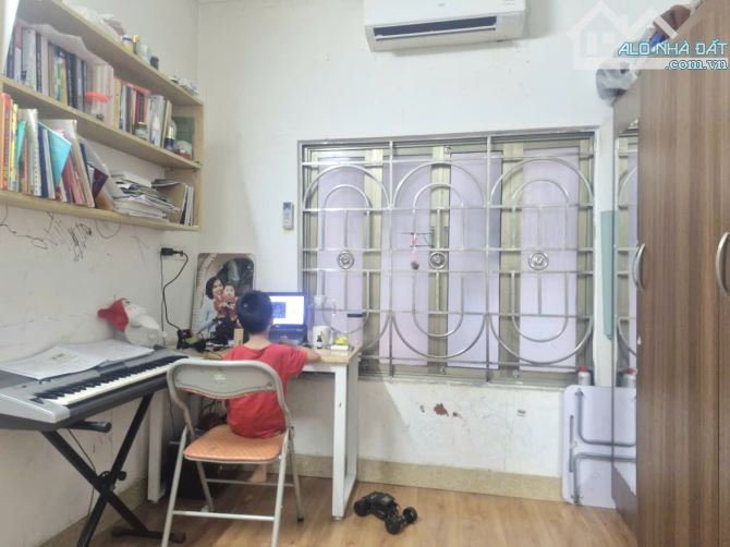 Cho thuê nhà nguyên căn ngõ 76 Vĩnh Hưng, LĨnh Nam ,Hoàng Mai. DT 20m x 3 tầng, giá 6tr - 2