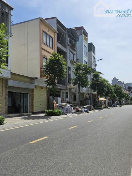 Mua đất tặng nhà cấp 4 kinh doanh tại Ngọc Thuỵ, Long Biên - 2