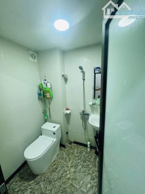 CHÍNH CHỦ GỬI E BÁN CĂN 35m2 - 5 TẦNG - 10m ra ngõ thông ô tô DO NHA CHỈ 6,2tỷ có thương l - 2