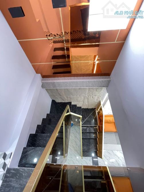 NHỈNH 6TỶ HXT 8M THÔNG TỨ TUNG 3 CĂN RA MẶT TIỀN LÊ VĂN SỸ 43M2 - 23
