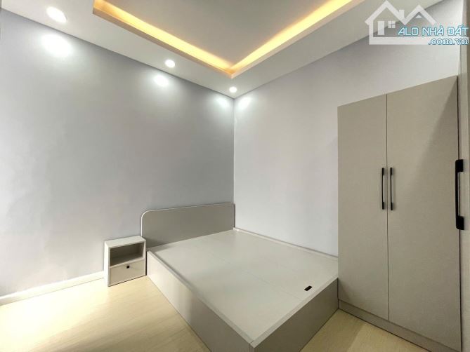 NHỈNH 6TỶ HXT 8M THÔNG TỨ TUNG 3 CĂN RA MẶT TIỀN LÊ VĂN SỸ 43M2 - 24