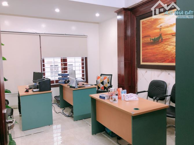SIÊU PHẨM NHÀ MẶT PHỐ, LÔ GÓC, KHÚC THỪA DỤ, THANG MÁY, KINH DOANH, 85M, 64 TỶ - 3