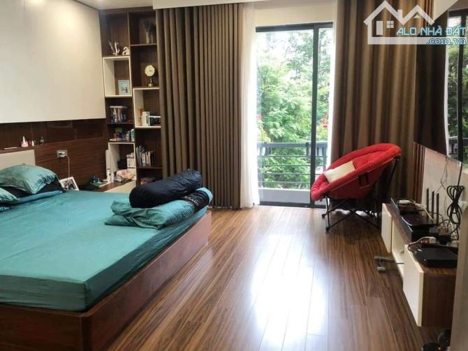 CẦN BÁN GẤP NHÀ ĐẸP THANG MÁY PHÂN LÔ LÁNG HẠ DT61m2- VỈA HÈ , Ô TÔ KINH DOANH - 3