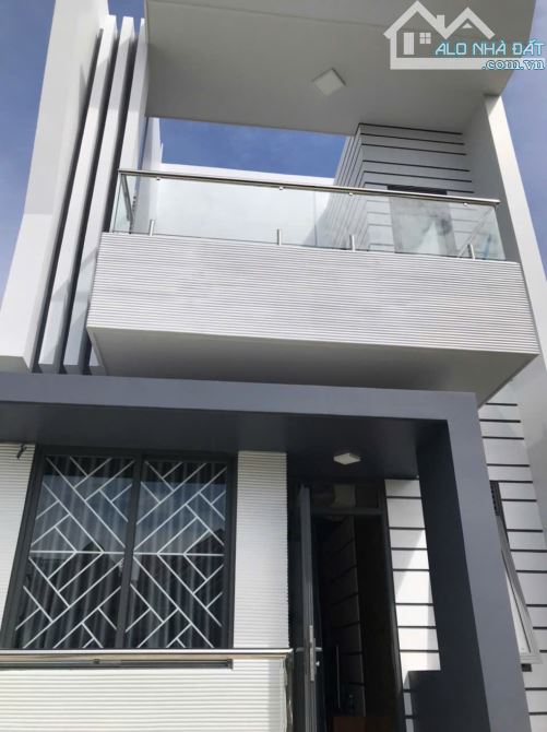 BÁN NHÀ VUÔNG VỨC 90m² MẶT TIỀN CHU MẠNH TRINH NHÀ MỚI VỪA Ở VỪA KINH DOANH - 3