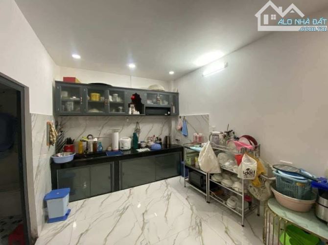 Bán nhà ngay Đại học Ngân Hàng, Hoàng Diệu 2, 56m2, 2 tầng - 3