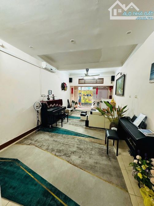 Nhà phân lô VIP Huỳnh Thúc Kháng Đống Đa ô tô tránh vỉa hè rộng 4T 56m2 kinh doanh sầm uất - 3