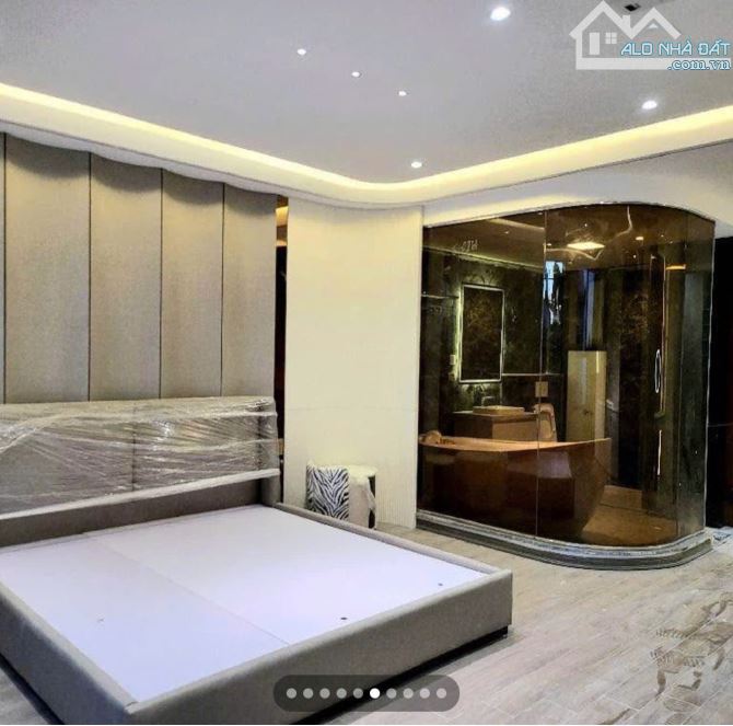 Nhà đẹp ở ngay tại Ngọc Thụy DT 56M2, 8 Tầng, MT 5.6M , Gara 2 ô tô, Thang máy, Gần phố. - 3