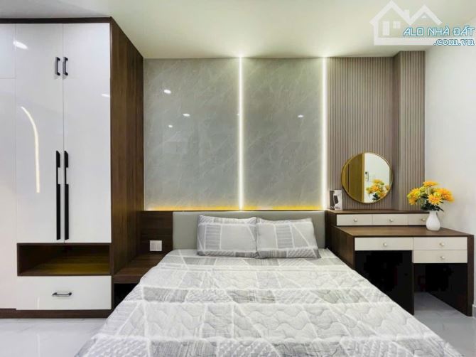 XE HƠI TẬN NHÀ . 3TÂNG. 36M2 . SỔ NỞ HẬU . FULL NỘI THẤT . SÁT MẶT TIỀN . - 3