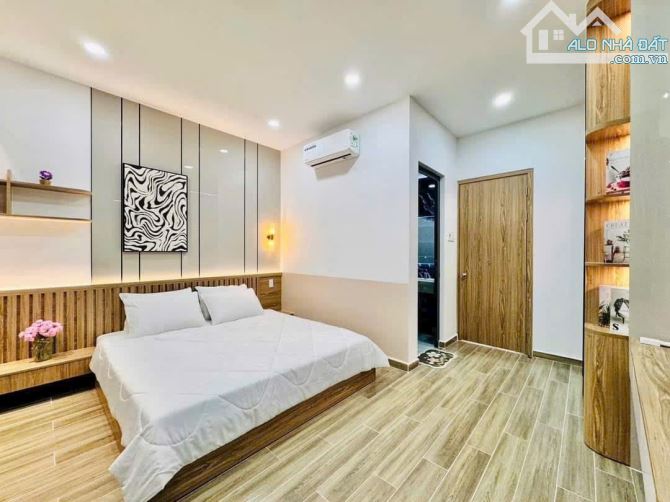 Chủ cần bán nhà 48m2 Lê Trực xây 1 trệt 2 lầu. Hẻm 4m hơn, sổ hồng hoàn công. Giá 2 tỷ 350 - 3