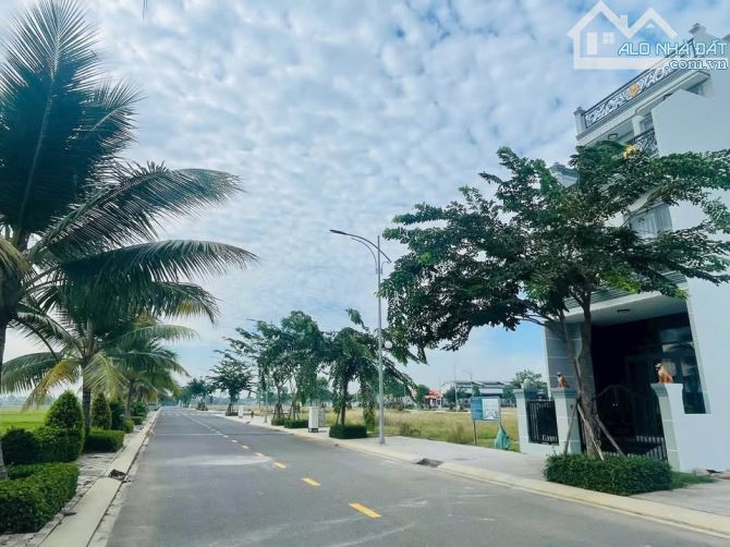 Lô góc 2 mặt tiền kinh doanh tốt- Cách sân bay Long Thành 5km-sổ sẵn giá 1 tỷ 4 bao thuế - 3