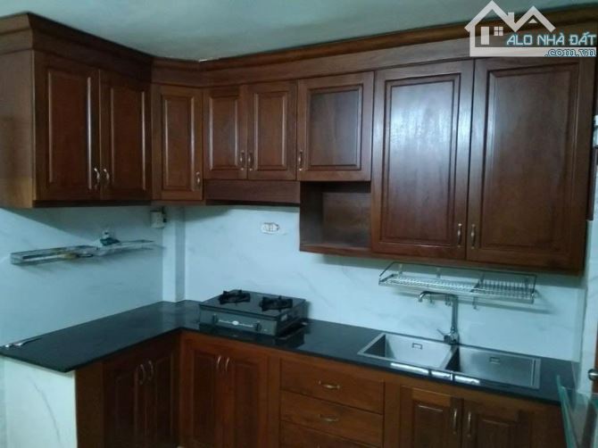 Nhà Cho Thuê Quận Tân Bình Hẻm Xe Hơi - 3