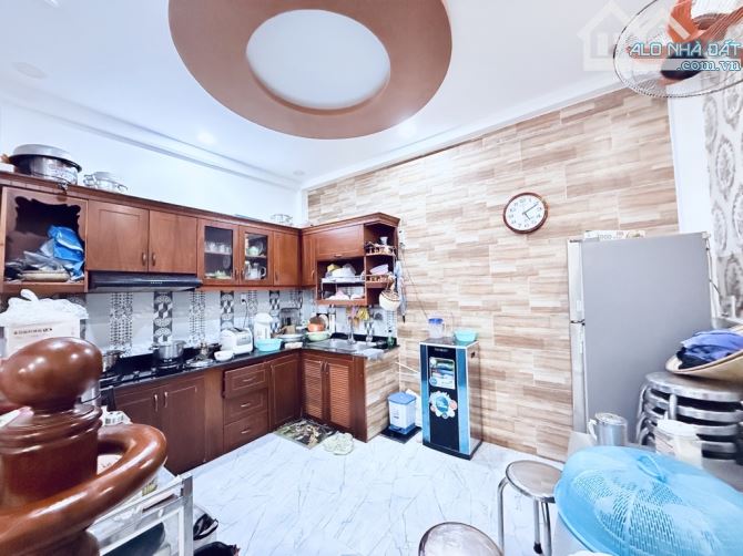 💥 VỊ TRÍ ĐẮC ĐỊA GIÁP TÂN PHÚ - 50M2 - 4 Tầng - 4PN - HẺM XE HƠI - CHỈ NHỈNH 6tỷ - 3