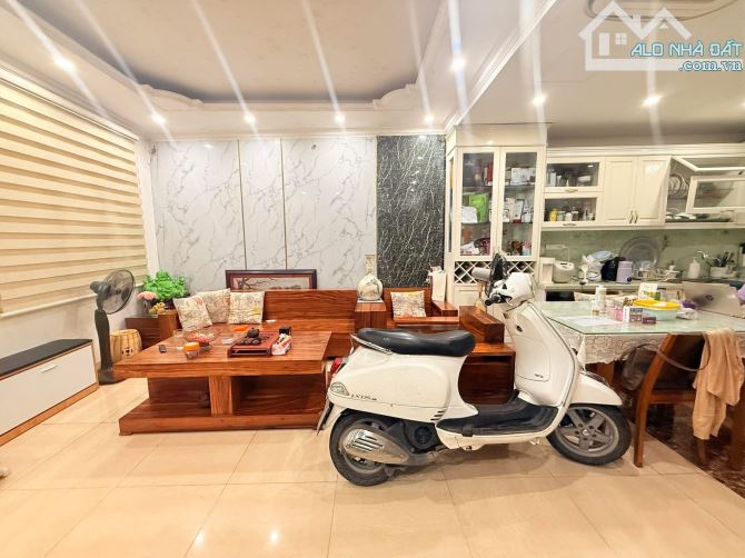 BÁN NHÀ HOÀNG HOA THÁM – Ô TÔ ĐỖ CỬA – DT 47M², 5 TẦNG, MT 5.1M – GIÁ 13.5 TỶ - 3