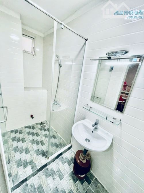 Căn hộ mới - giá hợp lý ngay trung tâm quận 4, cửa sổ đón nắng, gần Đại học Luật, quận 1 - 3