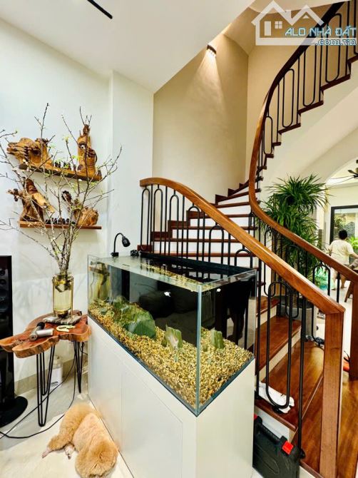 Bán nhà 6 tầng Nguyễn Văn Cừ- Cầu Chương Dương- Long Biên. DT 68m2, thang máy, ô tô đổ cửa - 3