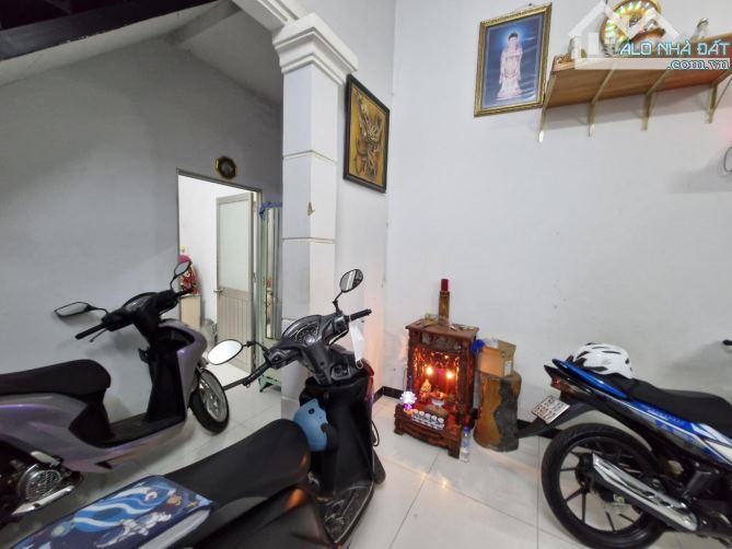 Bán gấp Nhà hẻm xe hơi Tô Ngọc Vân 61m2 giảm mạnh còn 3.x tỷ. - 3